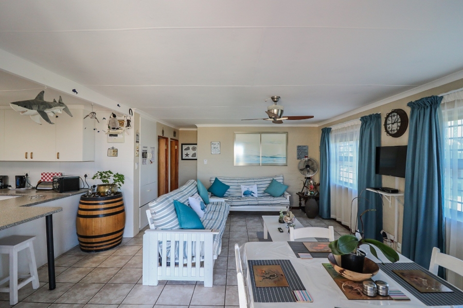 4 Bedroom Property for Sale in De Kelders Western Cape